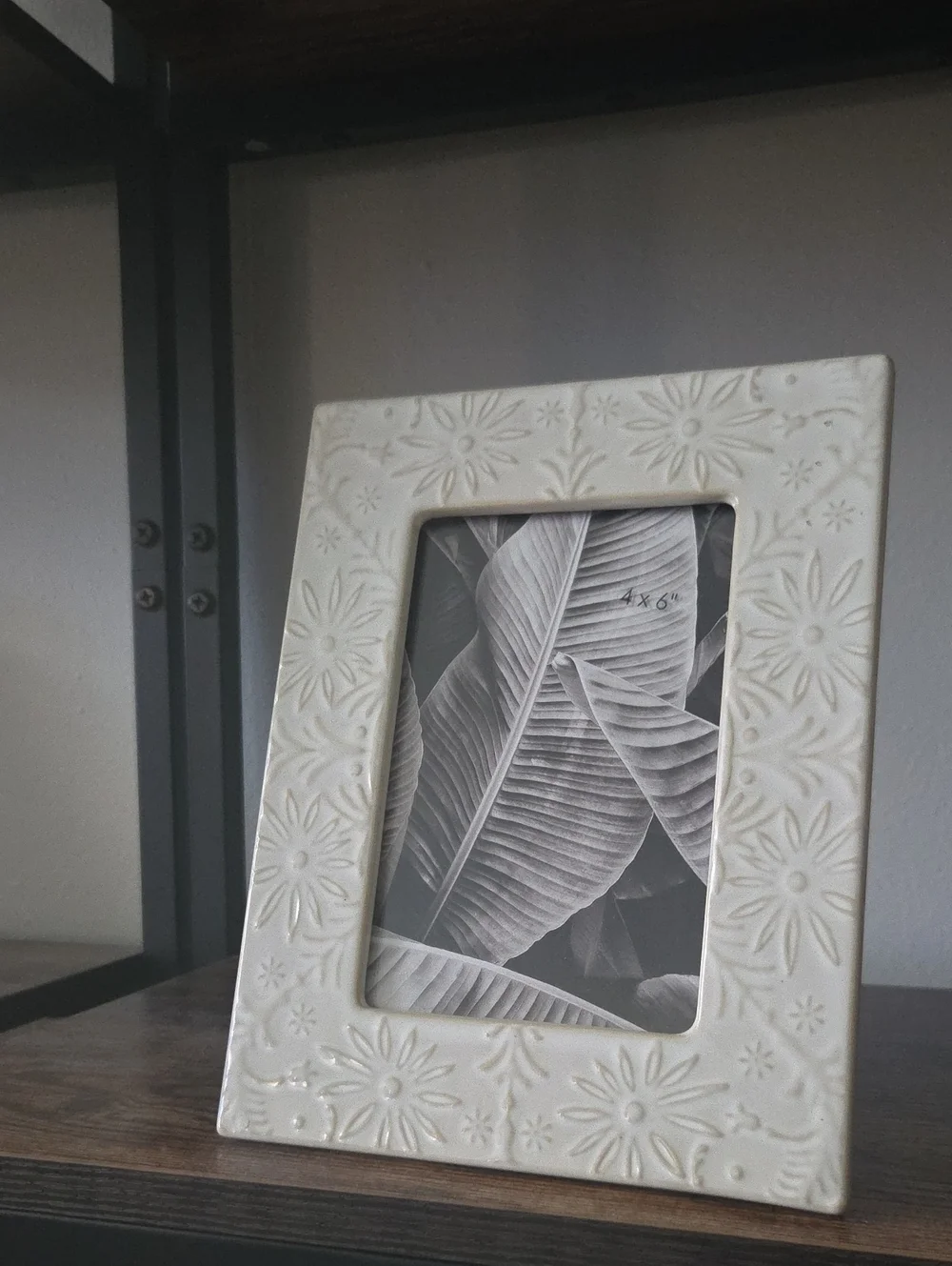 Elegant Cream Floral Ceramic Photo Frame - 4x6